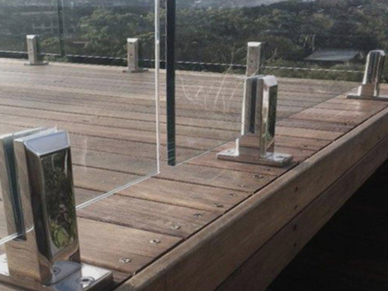 GLASS CONSOLE PILLARS
